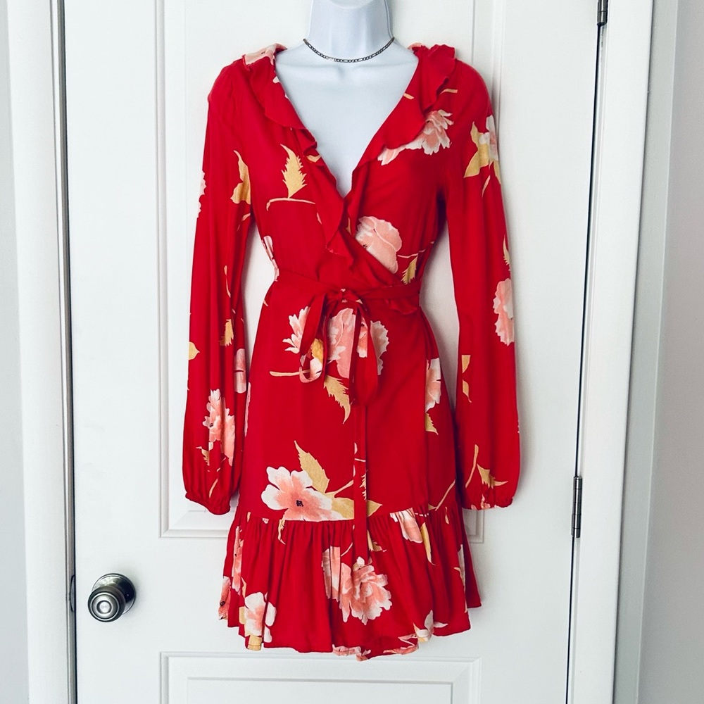 Billabong red floral long-sleeve wrap dress with ruffles Size S EUC